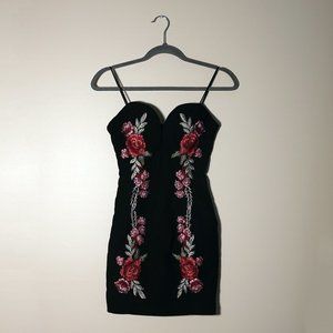 Luxxel Black Dress Flower Embroidery, Size S